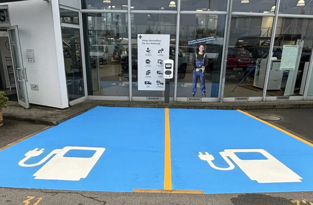 Bodenmarkierung von Parkplätzen