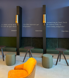 02-Wandbeschrifdtung